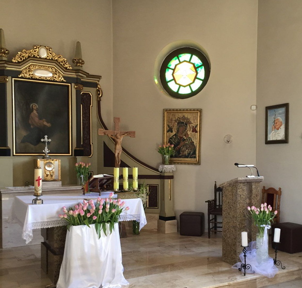 9/obraz  portret Św. Jan Paweł II, tech. olej na płótnie lnianym, wym. 71 x 53 cm w oprawie, rok 2017 , obraz we wnętrzu kościoła