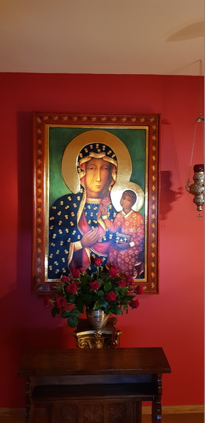 XV/ kopia Ikona Matka Boska Częstochowska, rok 2020, wym. 138 x 98 cm, znajduje się w kolekcji prywatnej w województwie dolnośląskim, ikona w mieszkaniu